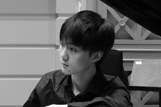 Pianist Yinzhi Yuan, black and white