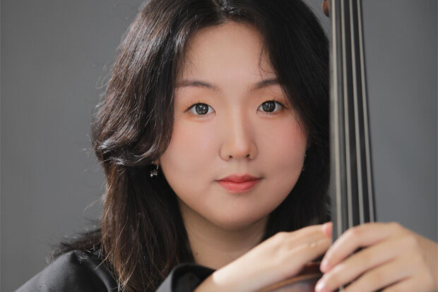 Cellist Simin Zheng