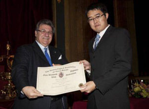 Timothy Li receives the Mok Diamond Practical Prize
