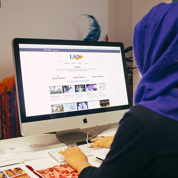 Student using LSN, a leading trend forecasting and consumer behaviour platform for the fashion and creative industries.