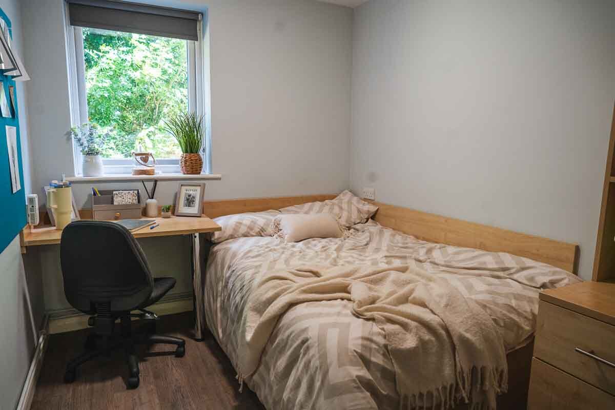 Beech Gardens student accommodation bedroom