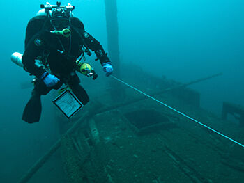 Dr Elle Boag Underwater diver credit NOAA