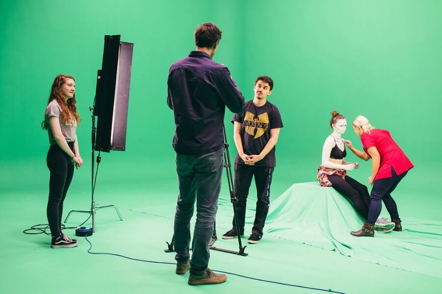 Studio B is our Green Screen studio, home to the only BOLT JR+ high-speed camera robot belonging to a UK university. This 320 square foot studio is painted with specialist “Optic Green” paint and fitted with 9 Image 85 Kinoflow Lights, to ensure professional results, whatever you are.