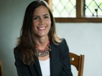 Headshot of Dr Anna Keay