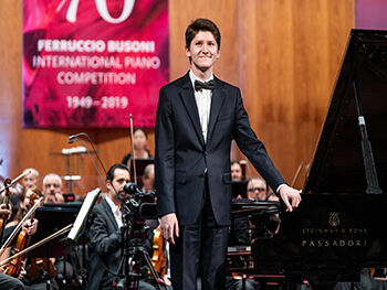 Emanuil Ivanov Busoni Grand Finale 2019 credit Tiberio Sorvillo