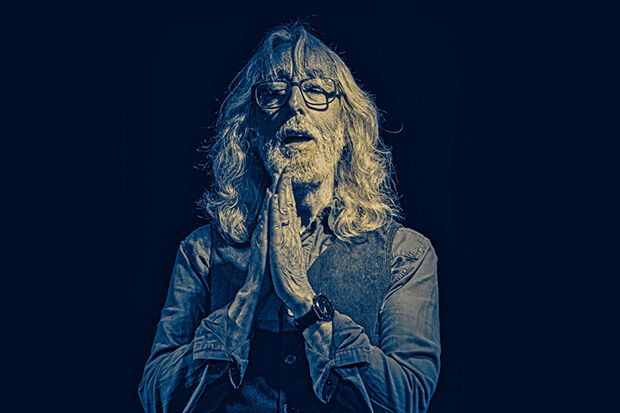 Acoustic guitarist Gordon Giltrap