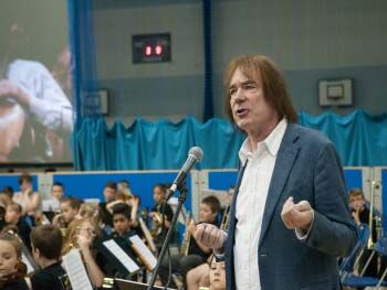 Julian Lloyd Webber