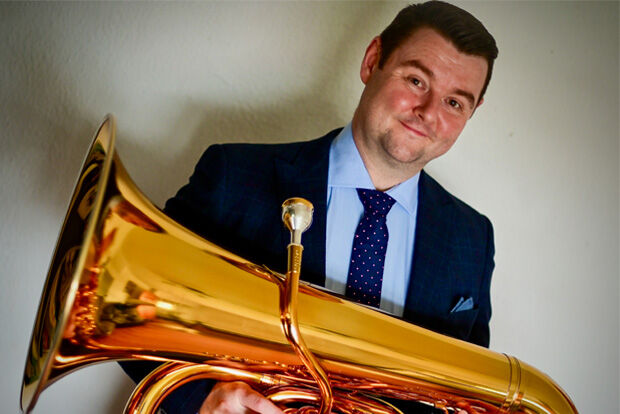 Tuba player Les Neish