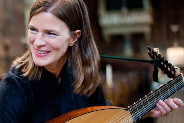 Lutenist Liz Pallett
