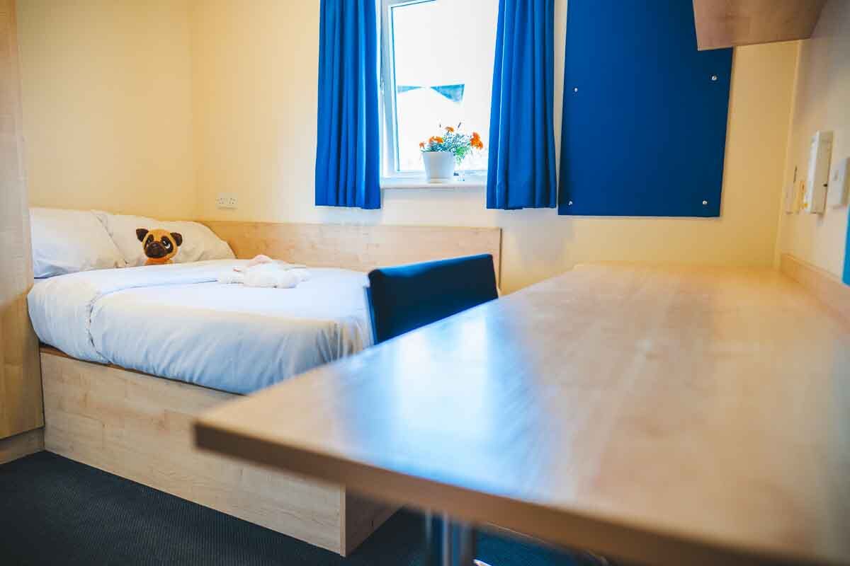 Queen's Hospital Close student accommodation bedroom